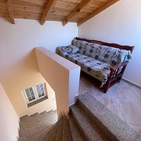 Villa 8 *